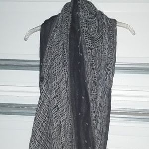 🖤 Grey and black scarf